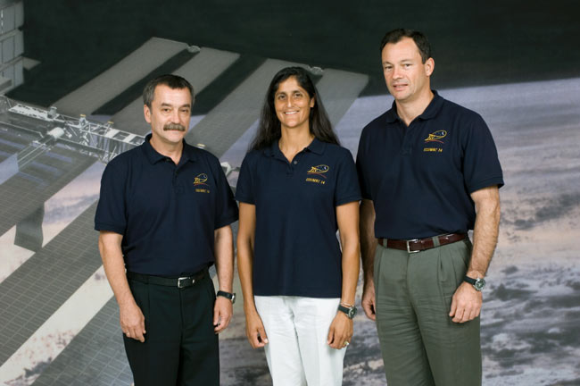 Expedition 14’s Space Station Crew Shuffle